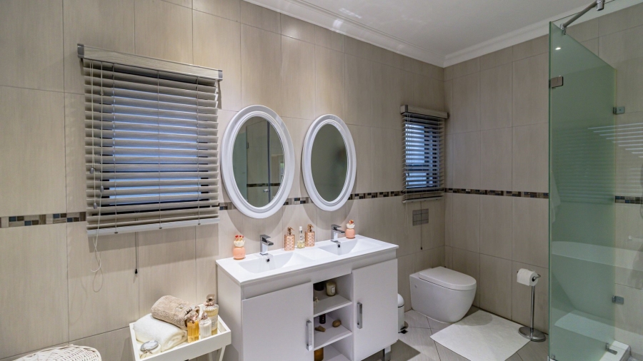 5 Bedroom Property for Sale in Oranjeville Free State